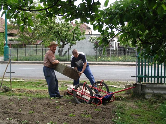 Rozebraný plot