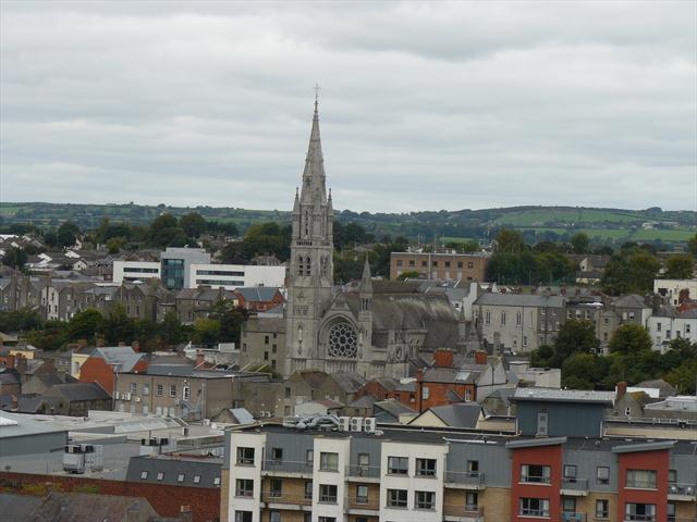 Výhled z věže na katedrálu