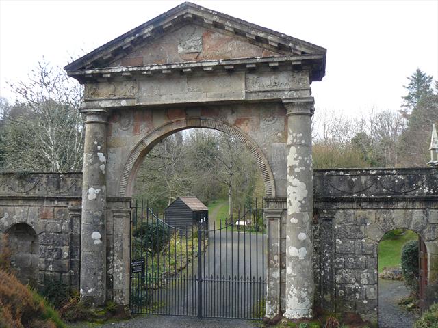 Brána do parku k paláci Downhill