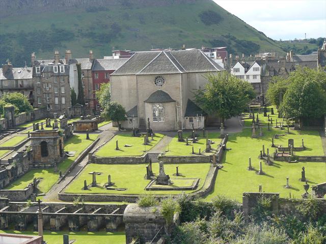 Katedrála a hřbitov