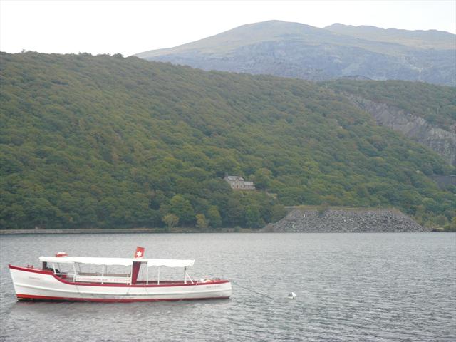 Jezero Padarn v Llanberis